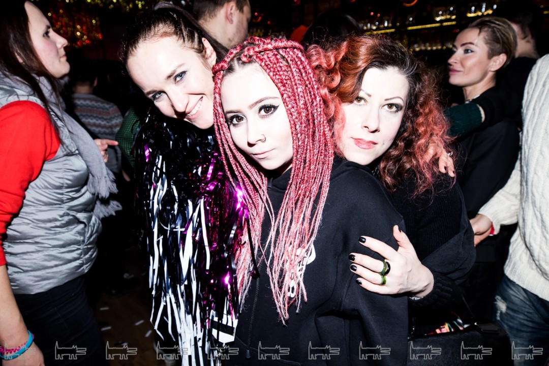 Мэган Виртанен. Саша Амплитуда, Ольга Чернощекова