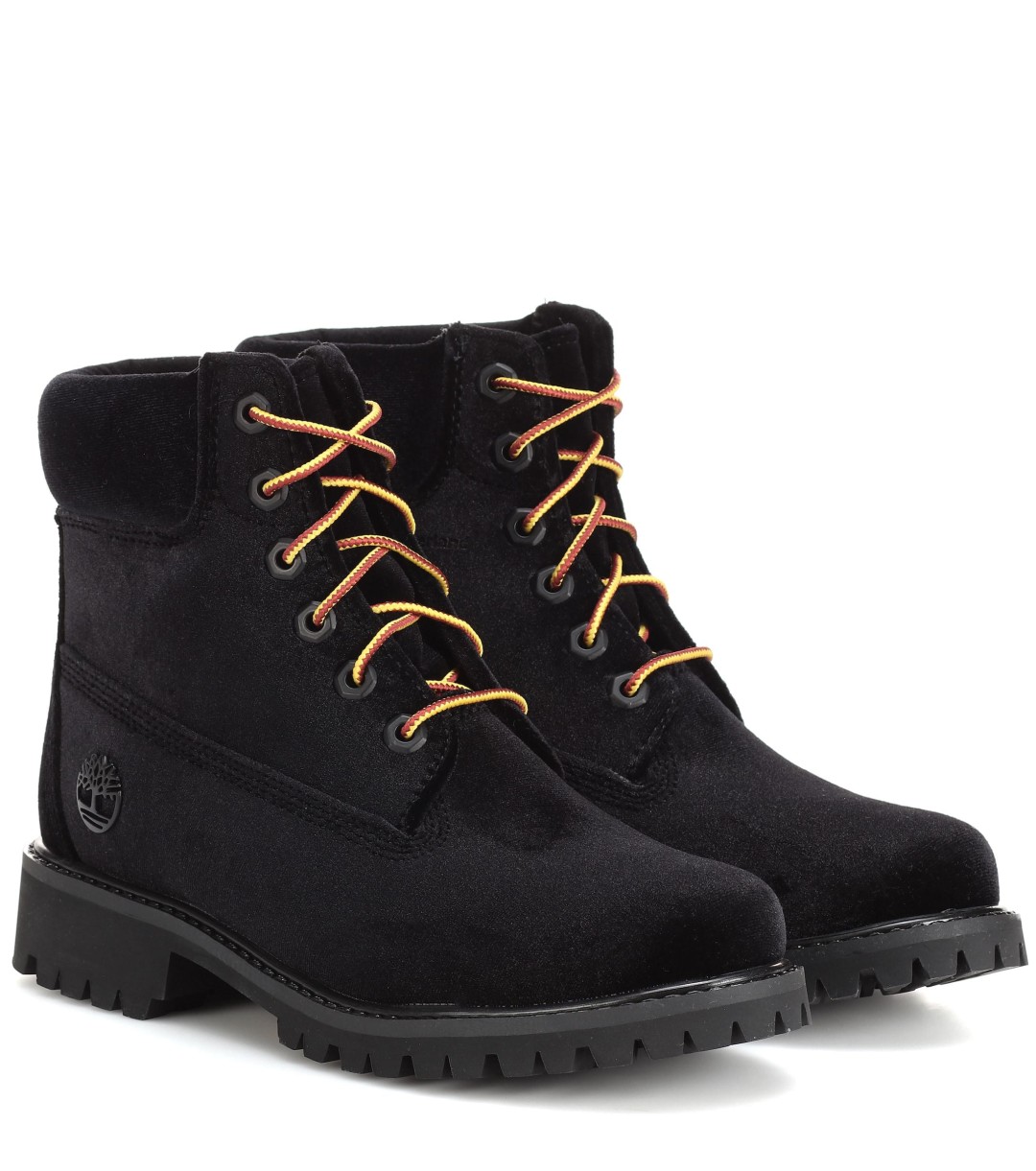 Ботинки Off-White x Timberland, 54 100 рублей (вместо 74 800 рублей)