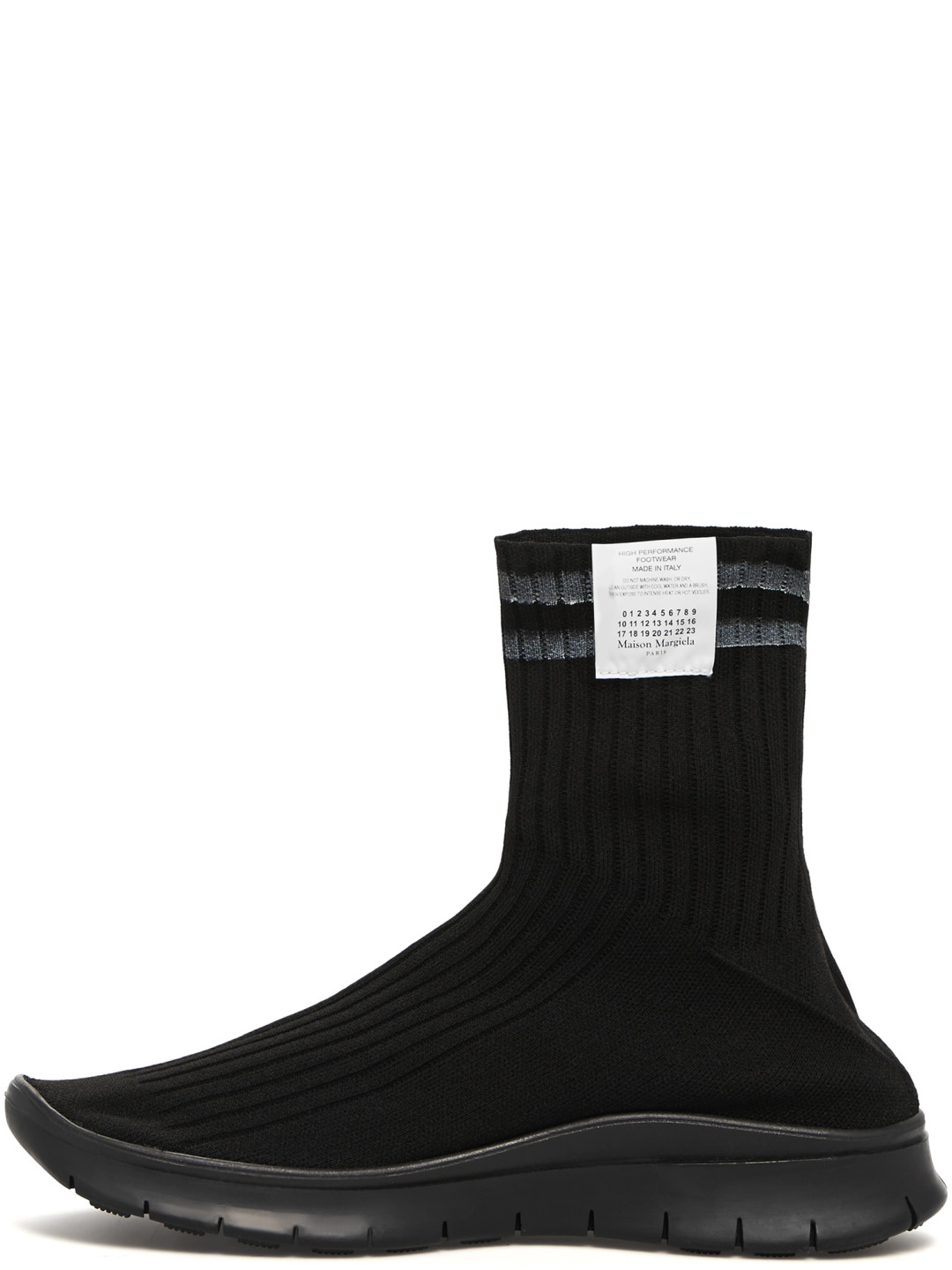 Кроссовки Maison Margiela, 23 750 рублей (вместо 47 500 рублей)