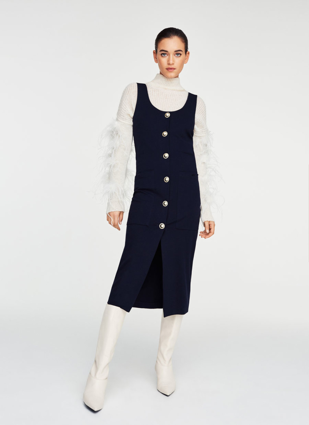 Платье Uterque, 7250 рублей (вместо 12 990 рублей)