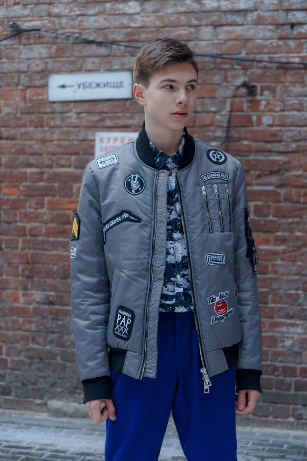 На Данииле: рубашка J.LINDEBERG, куртка Alexander Pap, брюки DANIIL BOGACH, обувь Kiss Moon