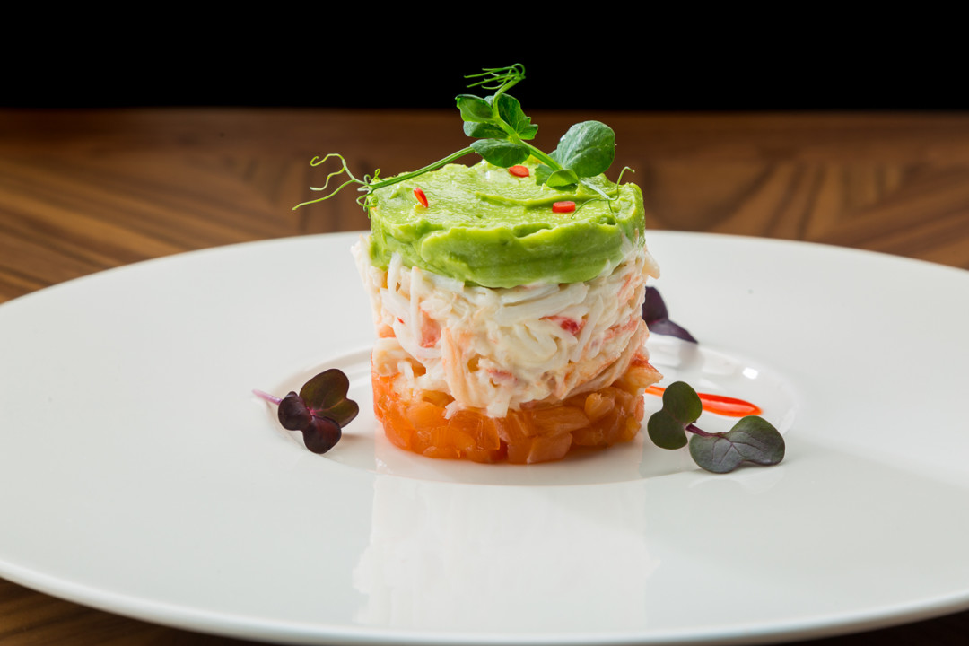 Крабовый тортик с муссом из авокадо