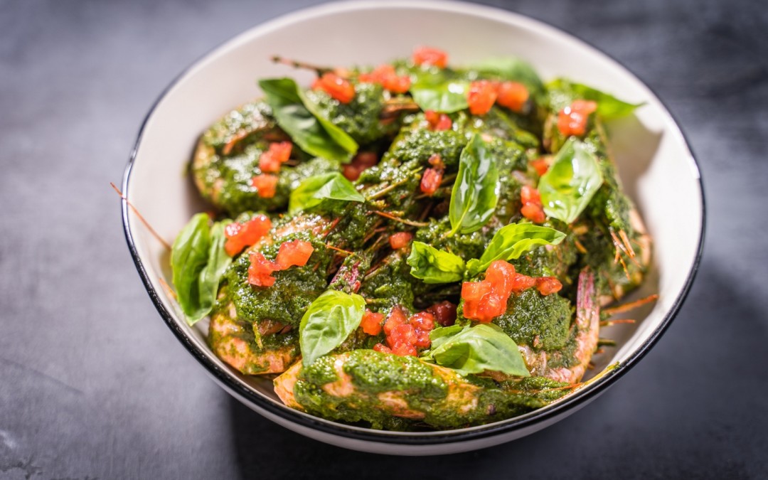 Креветки с песто