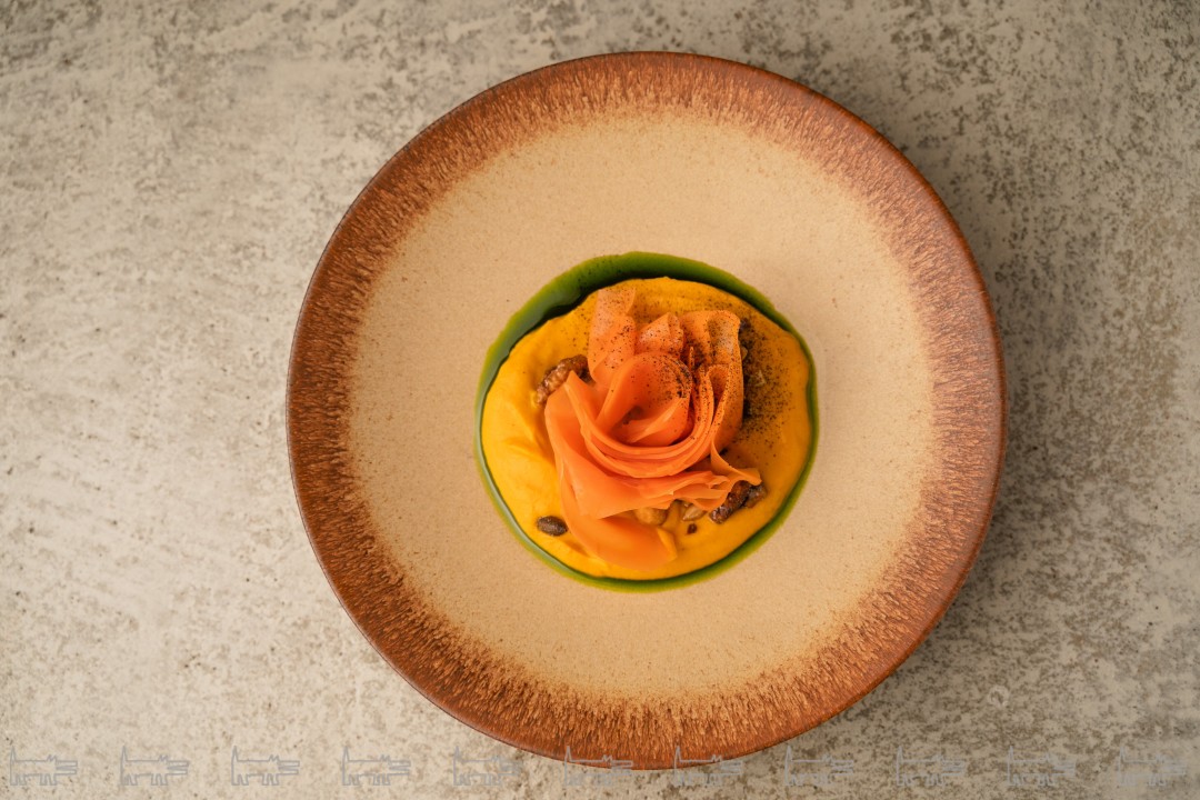 Хумус из печеной моркови и грецкий орех