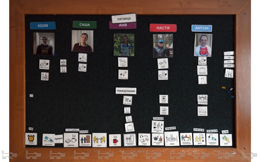 До 15 января в ТД «Пассаж» проходит выставка «Незнакомые друзья» титулованного фотографа Сергея Максимишина, подготовленная к 5-летию Центра «Антон