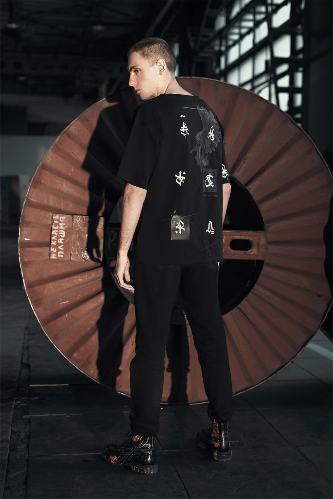 Коллекция Pokras Lampas Official с портретом Маяковского