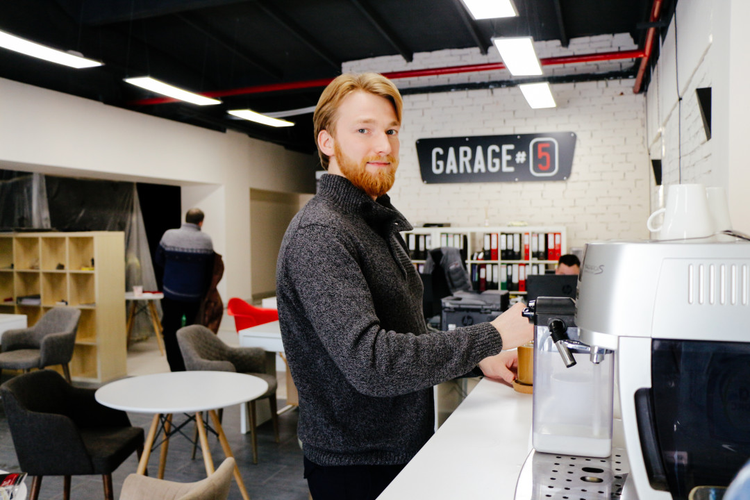 Стас Кочкин, сотрудник автосервиса