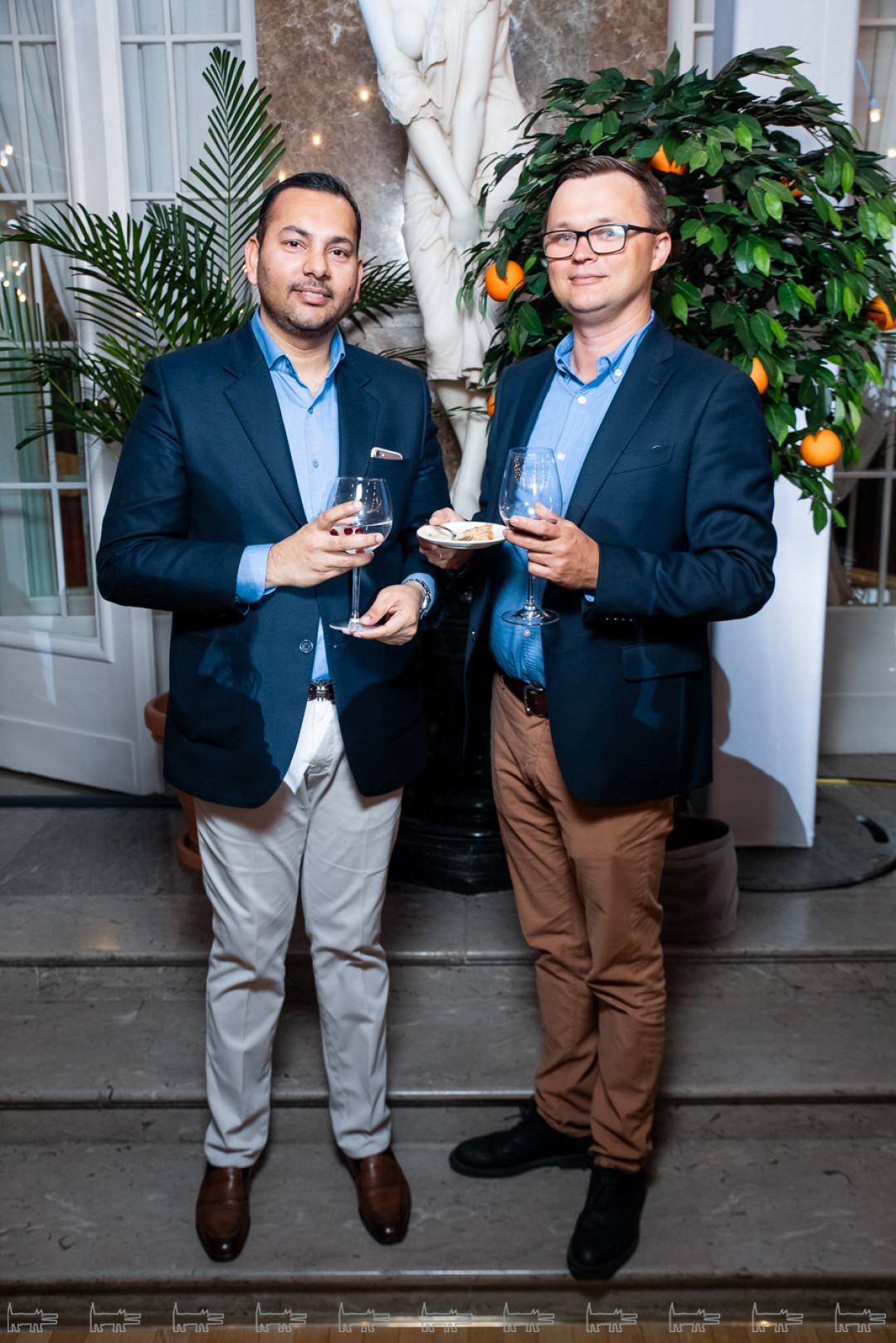 Абишек Джа, Олег Абисов