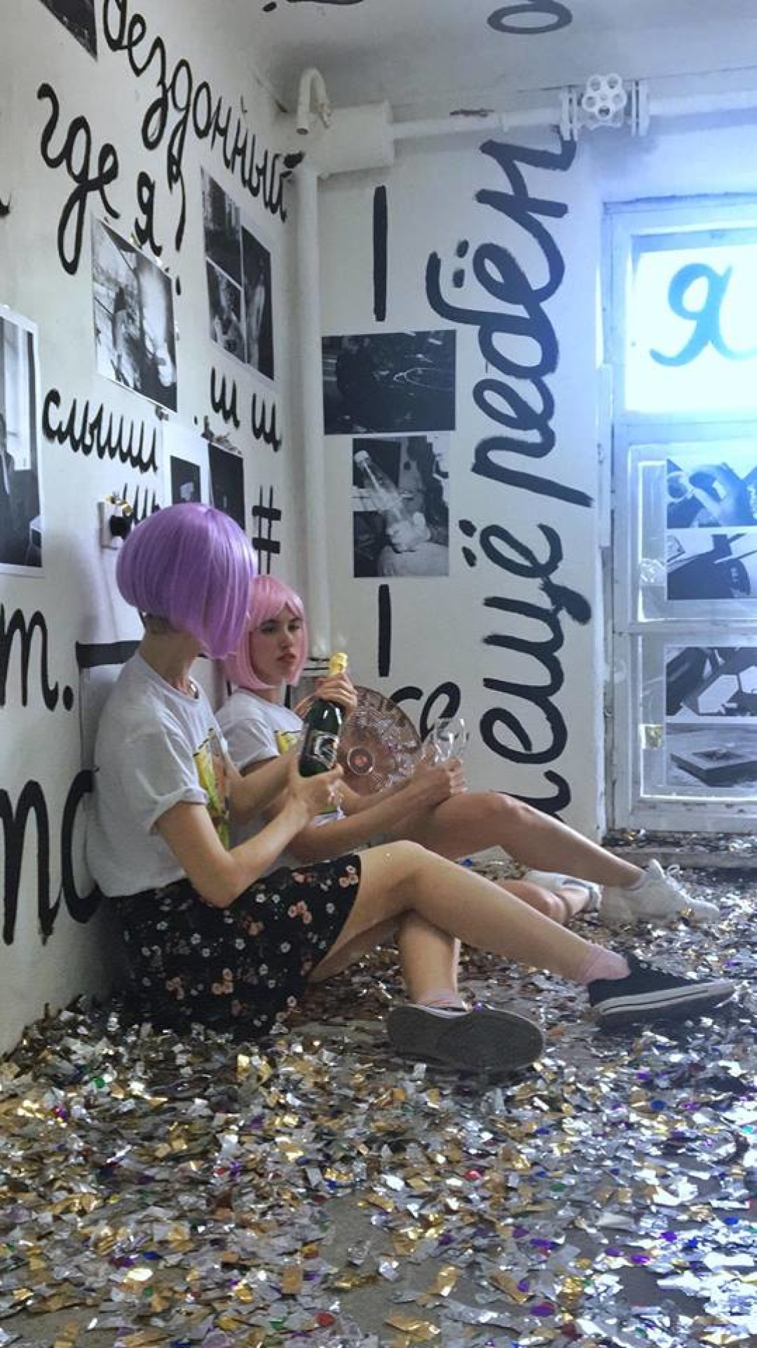 Нина Карлссон, Лиза Бобкова на открытие выставки