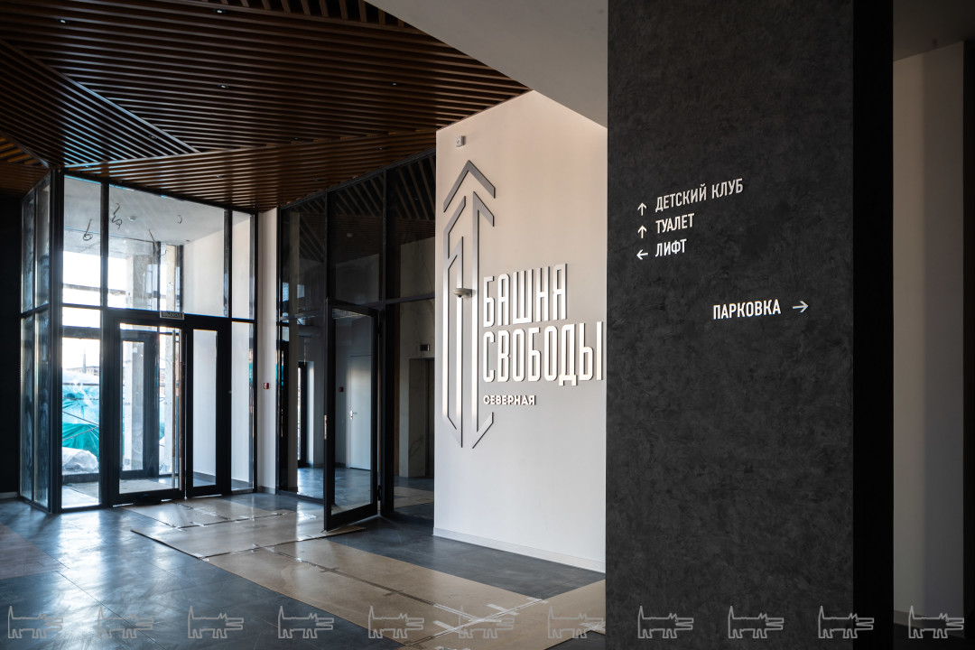 Насколько проектные обещания точно и качественно реализованы на практике уже сегодня можно оценить на примере лобби. Уже закончены работы по отделке