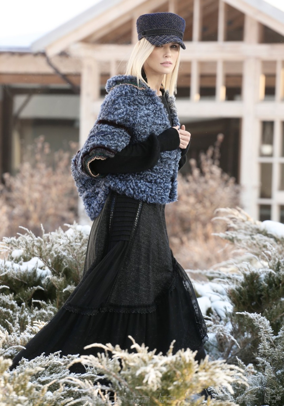 Двустороннее вязаное манто из мерлушки