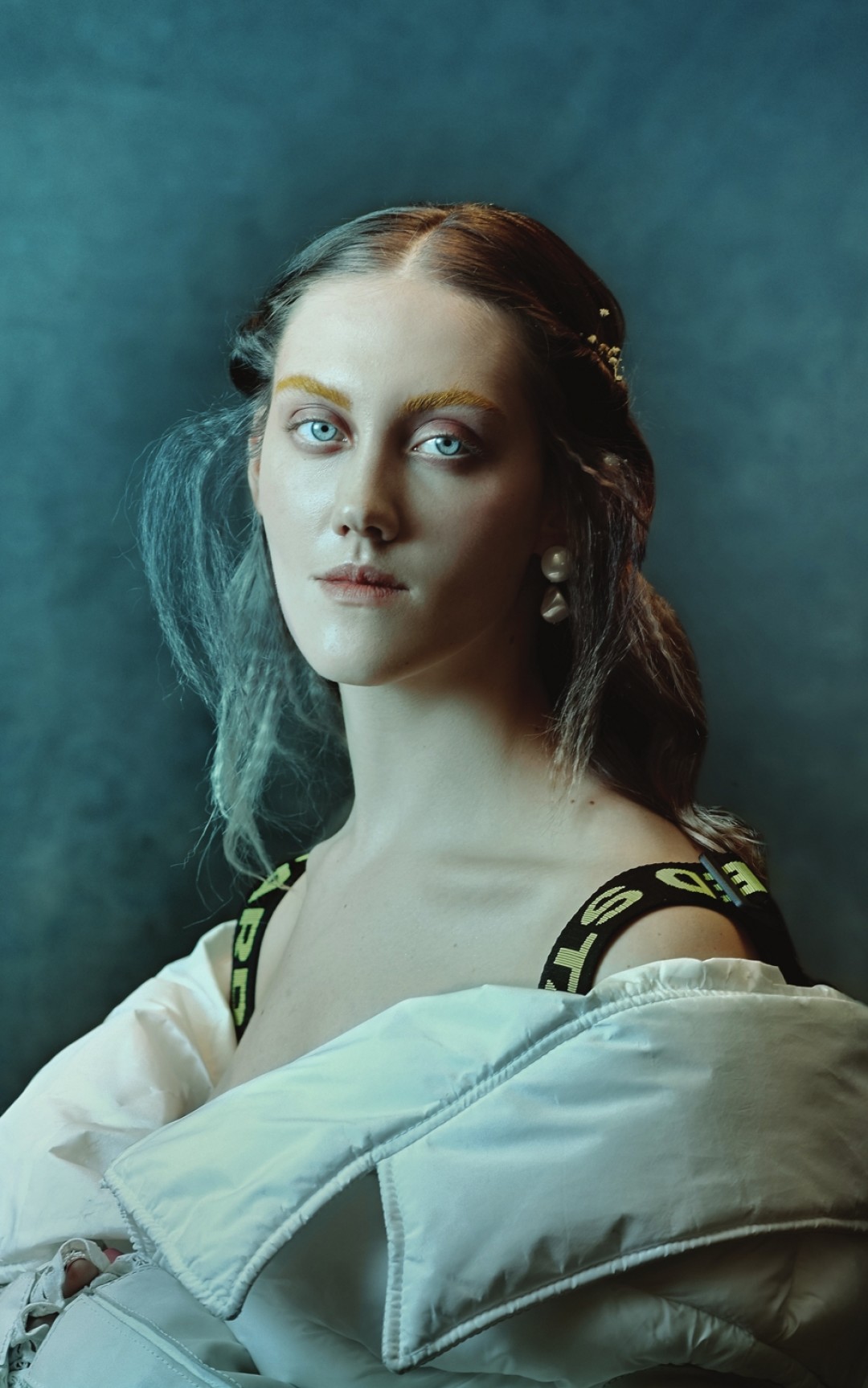 На Полине: пуховик Red September (Nob Agency), серьги Rushev (Rushev)