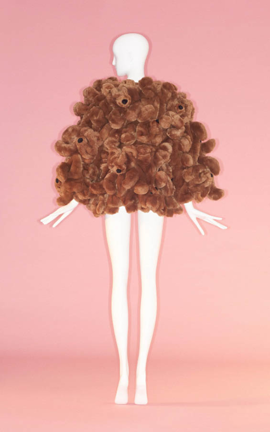 Предполагаемые экспонаты выставки Метрополитен-музея: платье Moschino, осень-зима 1988/89