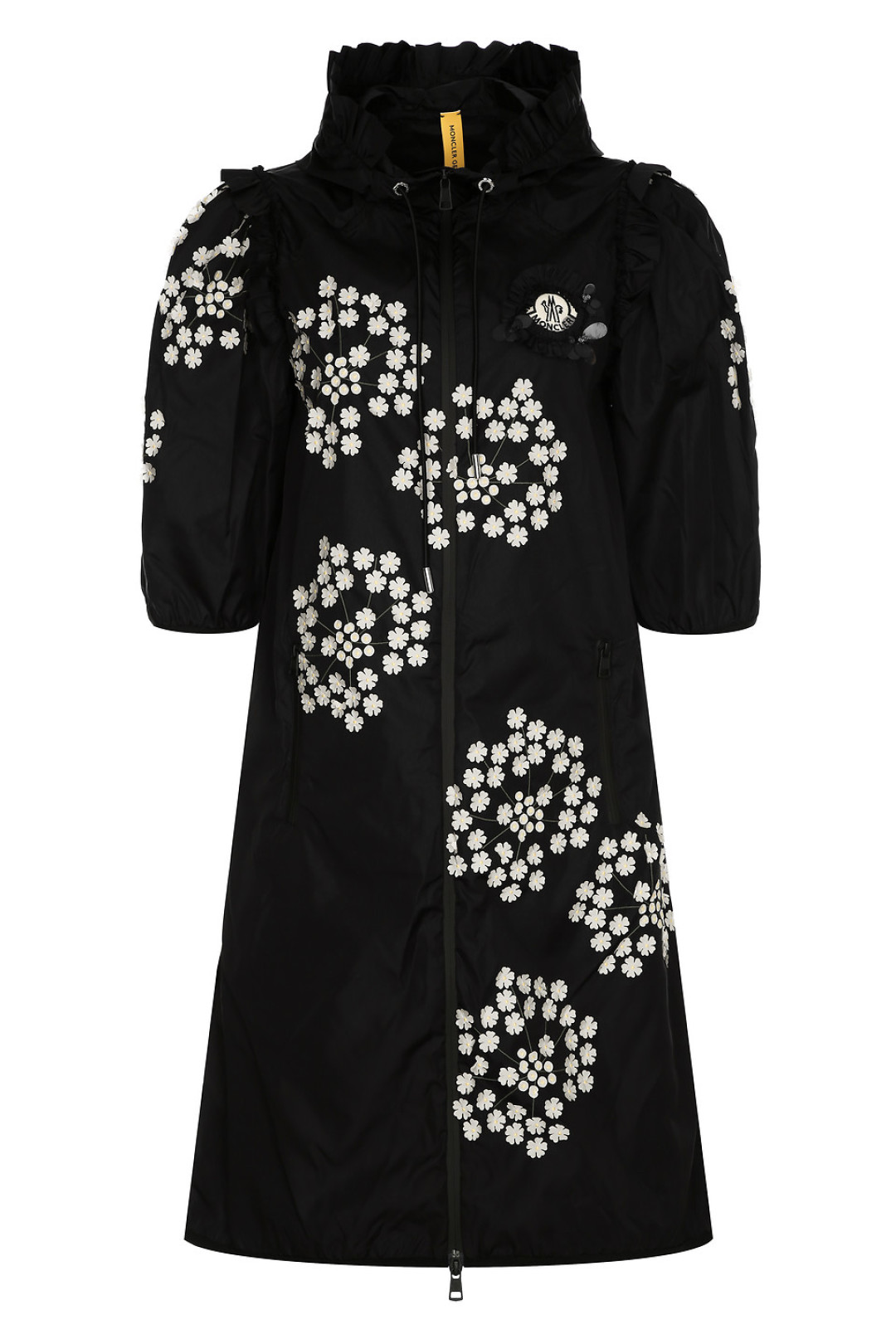 Женский плащ Moncler, 150 000 рублей (Babochka)