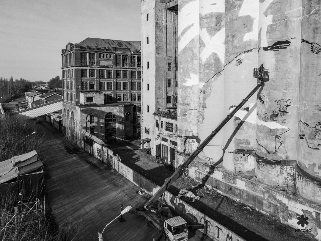 Мукомольный завод. Начало работы. Фото: Дима Четыре.