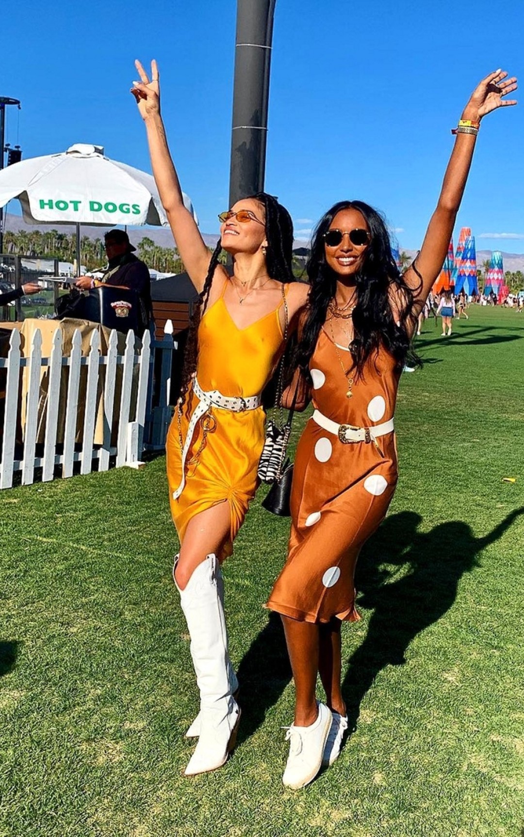 Шанина Шейк и Жасмин Тукс, фото @shaninamshaik