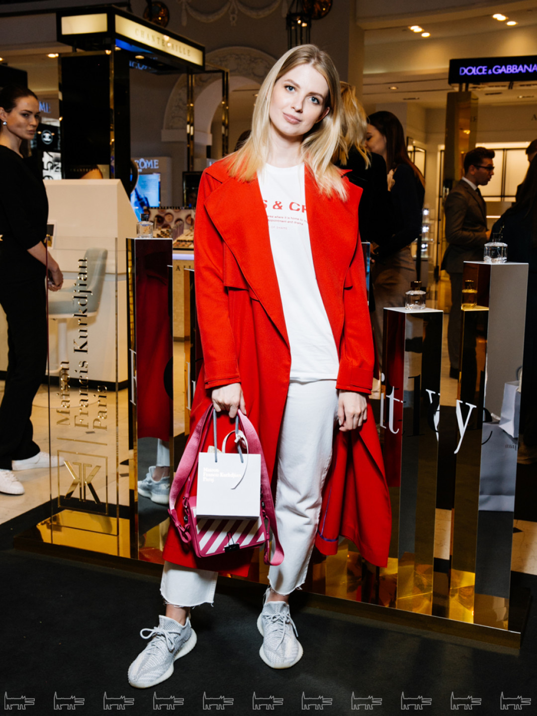 Яна Золотова