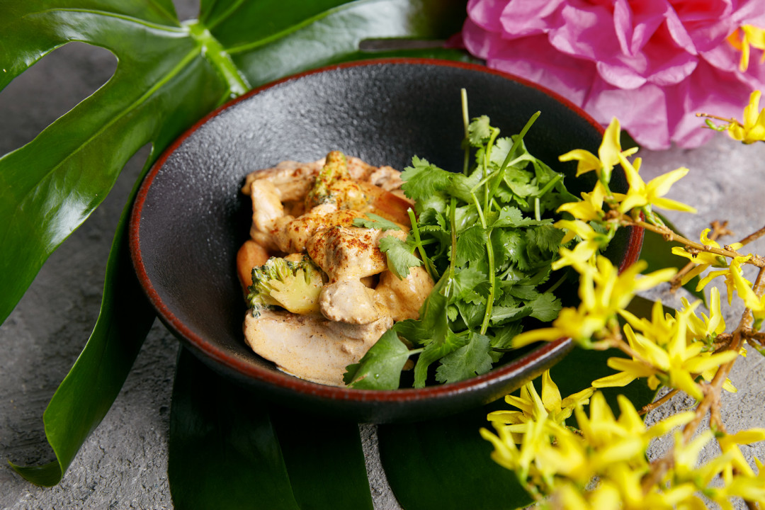 Курица в пяти специях с овощами и рисом