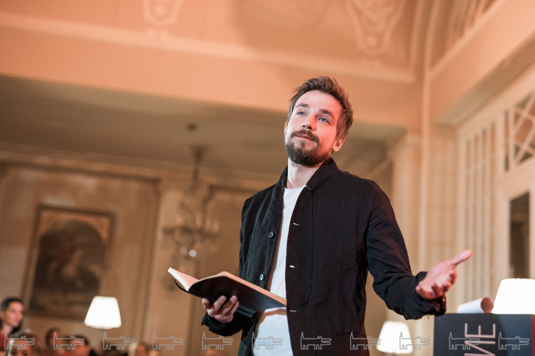 Александр Петров