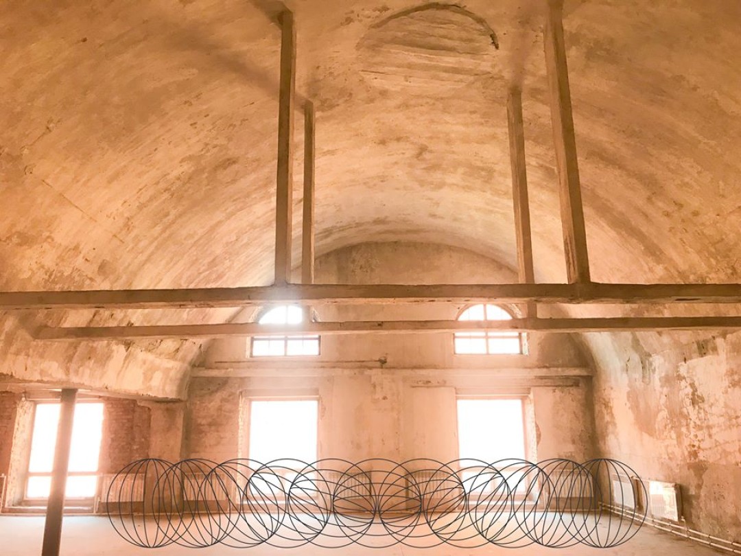 Работа художницы Лизы Бобковой в пространстве бывшего завода «Степан Разин»