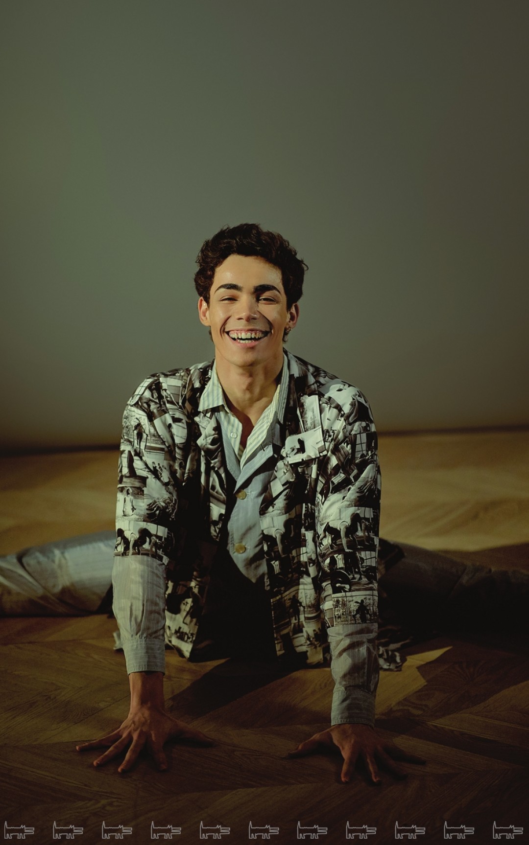 Виктор Кайшета Рубашка и брюки Dior Homme (Dior), рубашка Balenciaga (ДЛТ), кроссовки Bally (Bally)