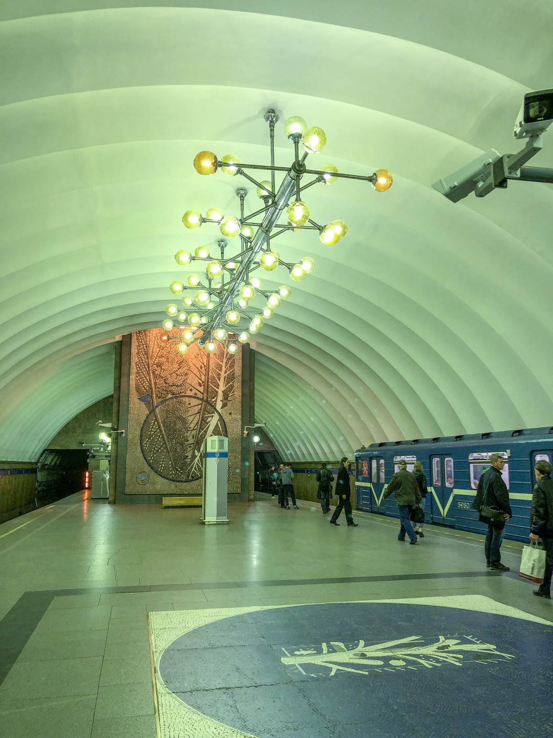 метро московские ворота
