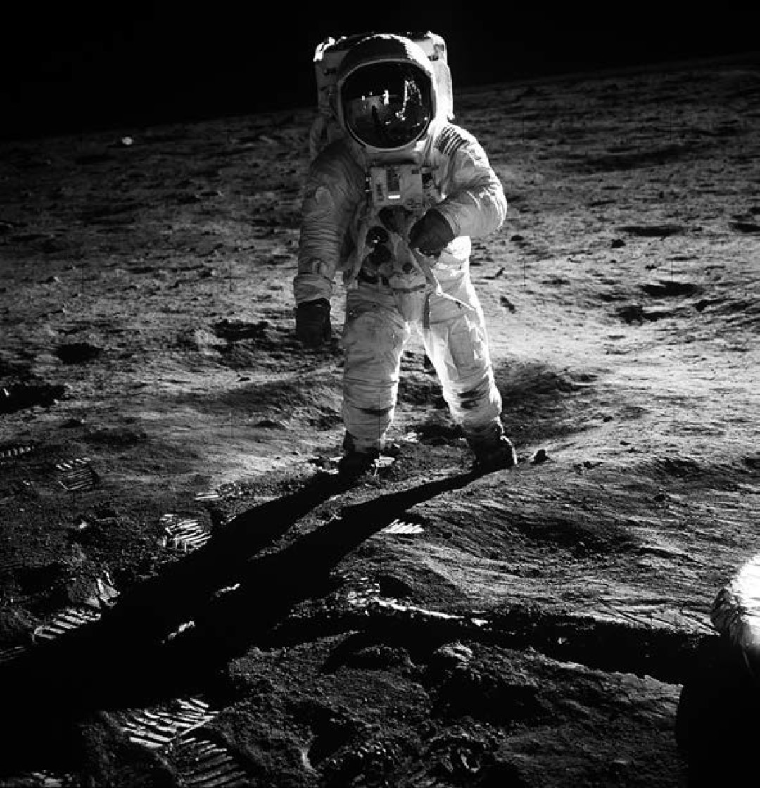 Астронавт Эдвин Олдрин на Луне; снимок сделан Нилом Армстронгом 20 июля 1969 года