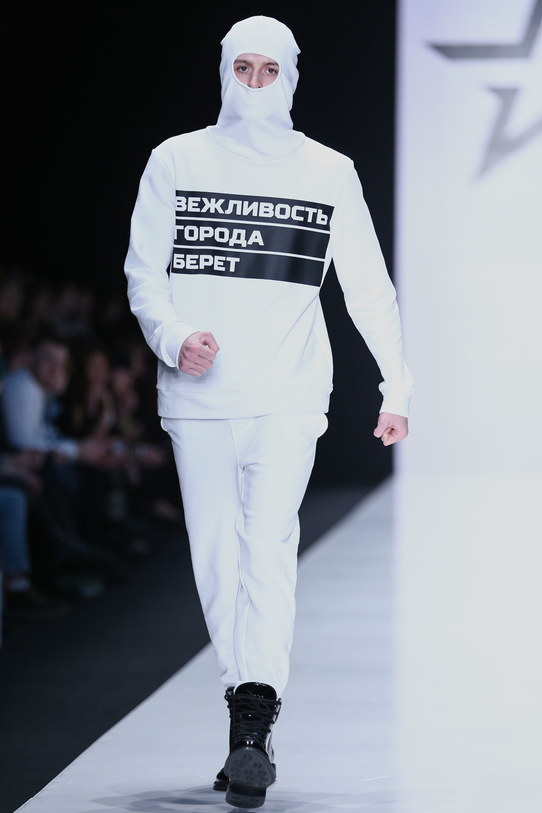 Коллекция «Армии России», показанная на Mercedes-Benz Fashion Week в 2015 году