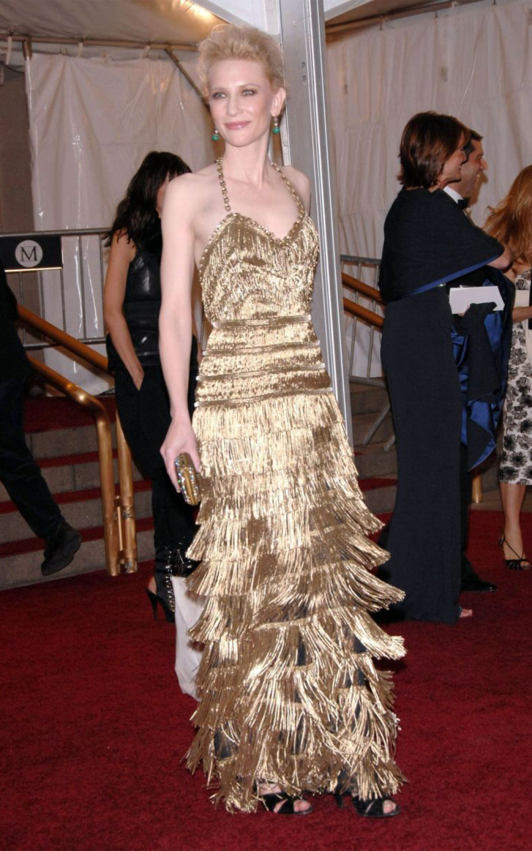 Кейт Бланшетт в Balenciaga в 2007 году (тема Бала — «Poiret»)
