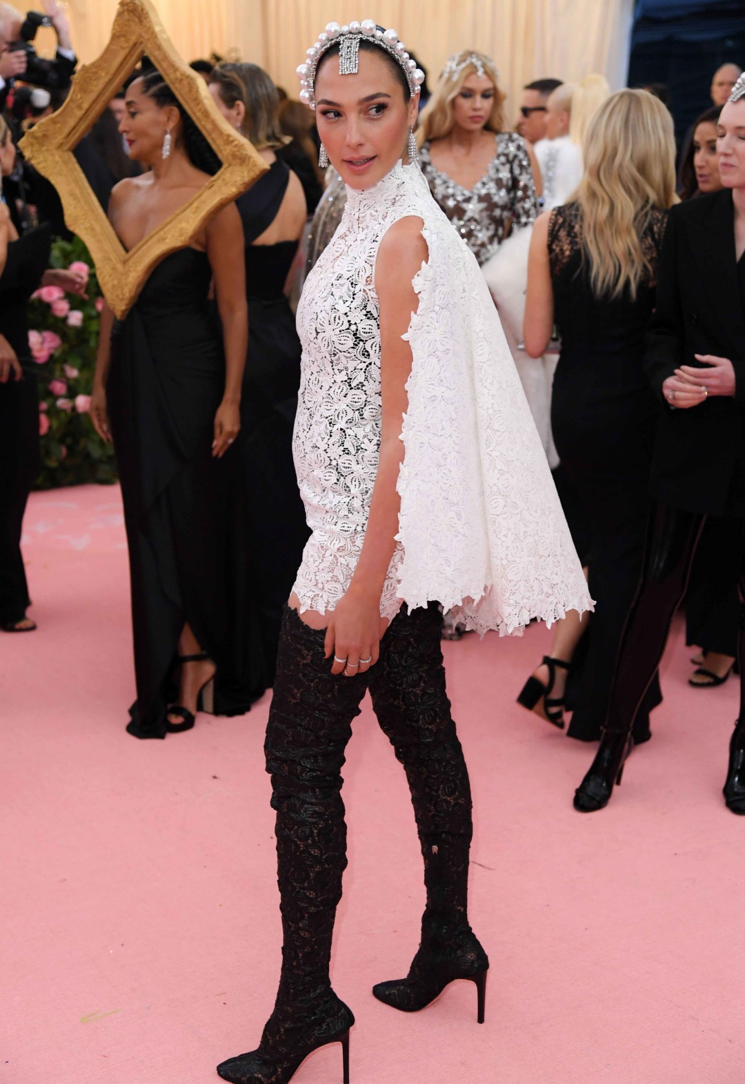 Галь Гадот в Givenchy