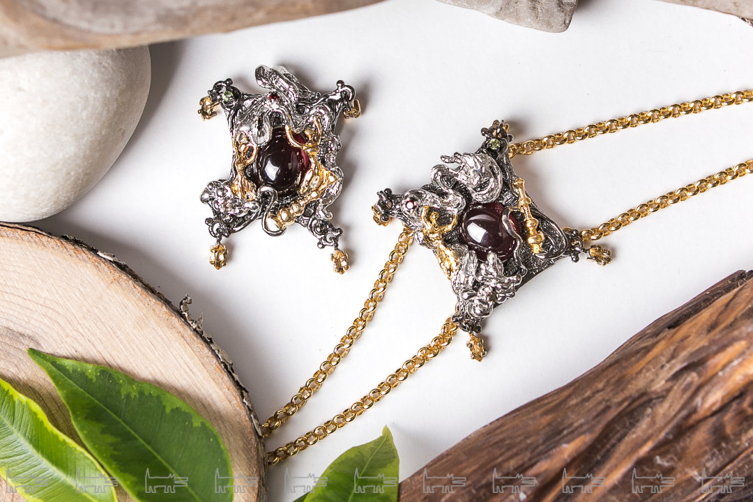 Коллекция «Восточный вечер» Накинув шелковый платок, ты растворяешься в мотивах этого вечера. Звуки дудука, манящие ароматы пряностей, движения теней