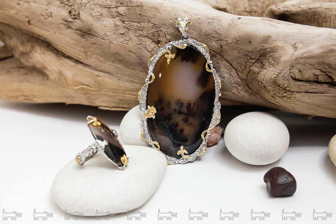 Коллекция «Аленький цветочек» Представьте волшебный сад, в который ведет светлая дорога, где на ветвях поют птица Сирин и птица Гамаюн. В серебряном