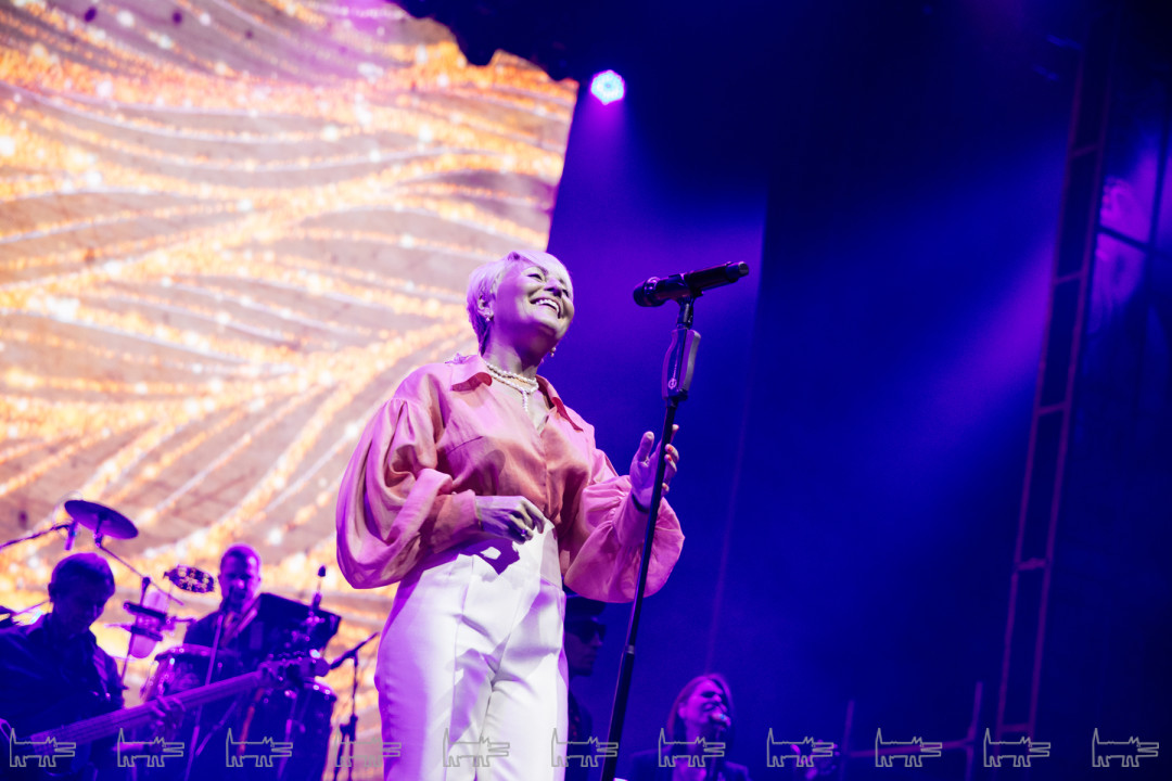 Анжелика Варум