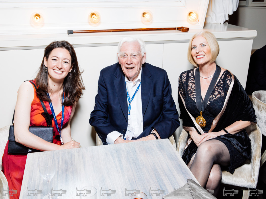 Мария Кронин, Оливер Поплвелл, Кристина Бэклос