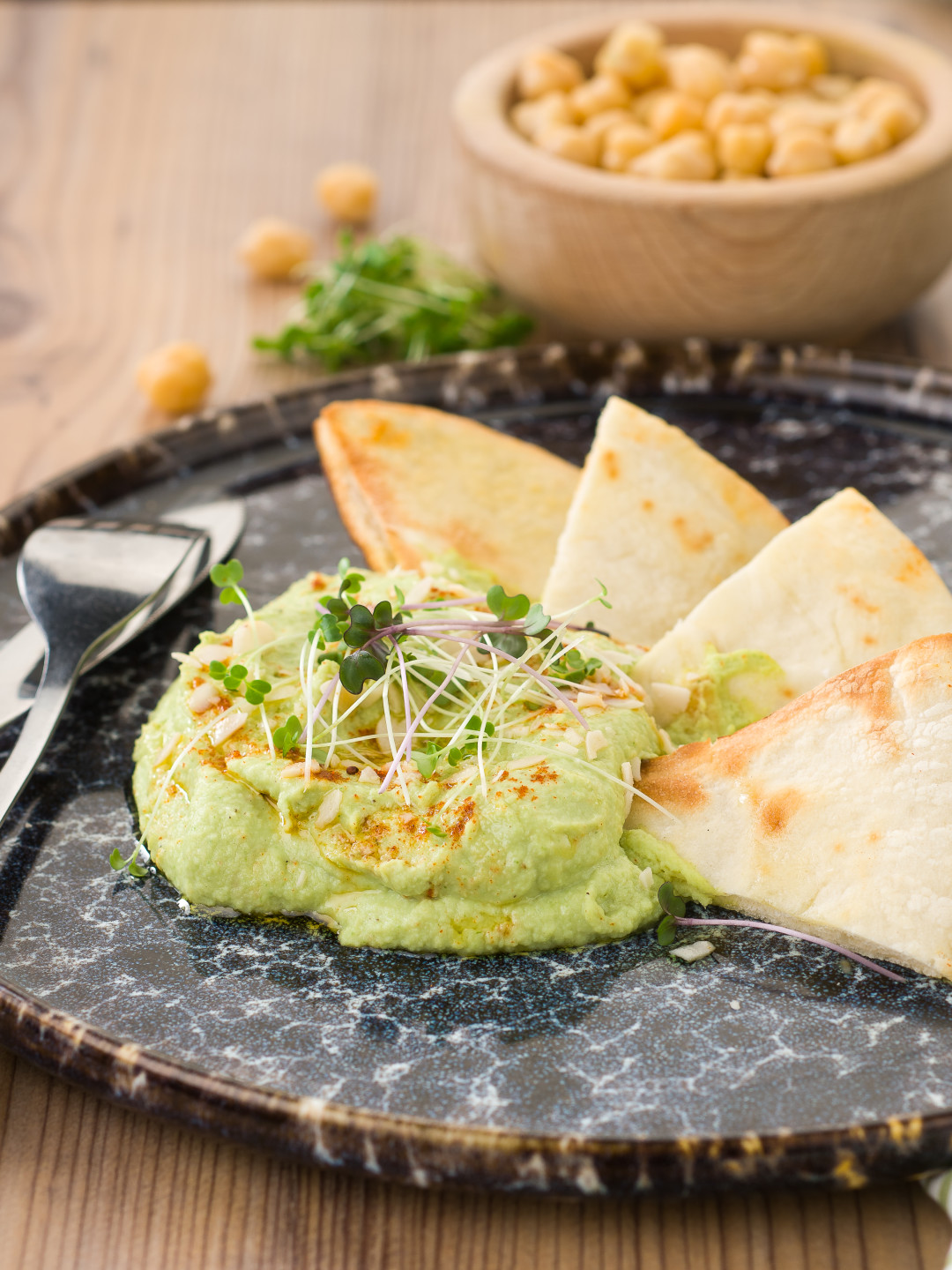 Хумус со шпинатом, 180 г, 260 руб.