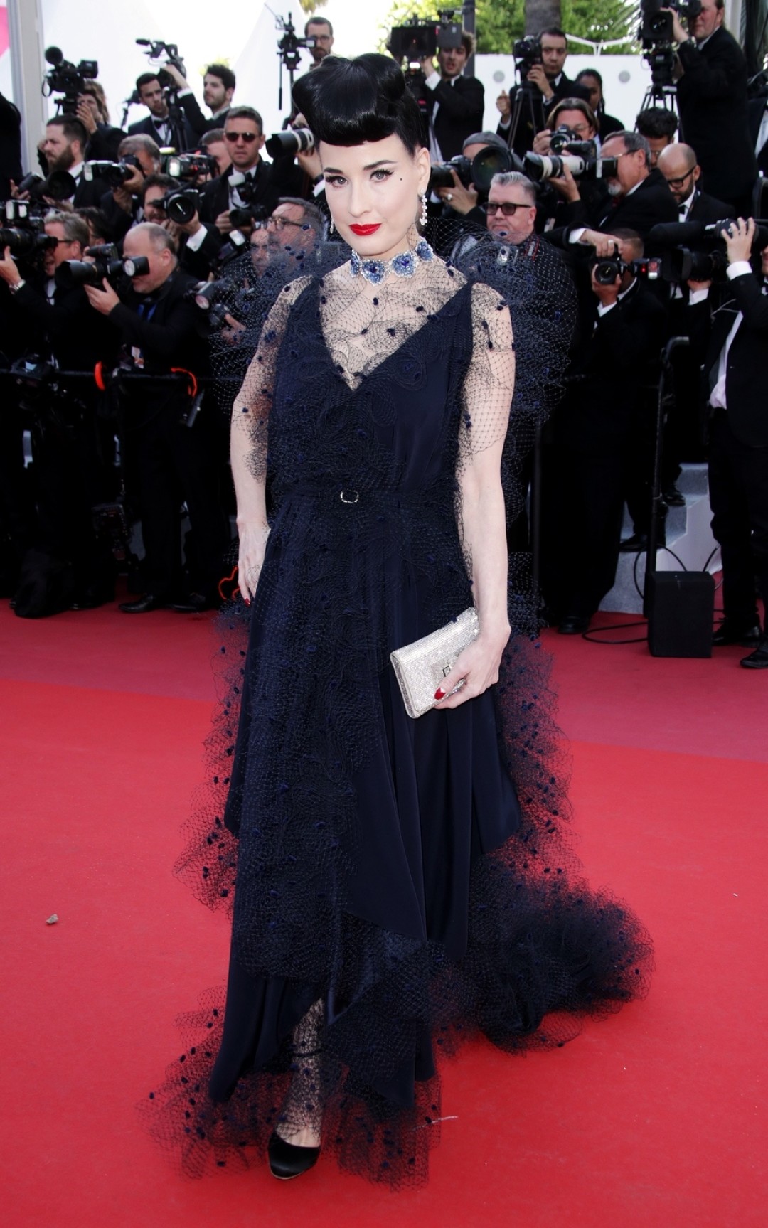 Дита фон Тиз в Alexis Mabille на премьере фильма «Рокетмен»