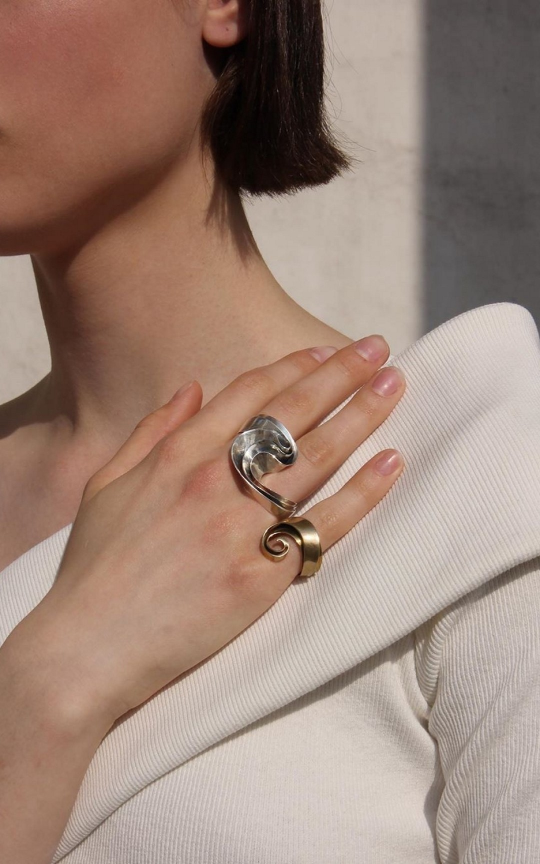 Кольцо на два пальца CHI by Sasha, 10 000 рублей (8store)