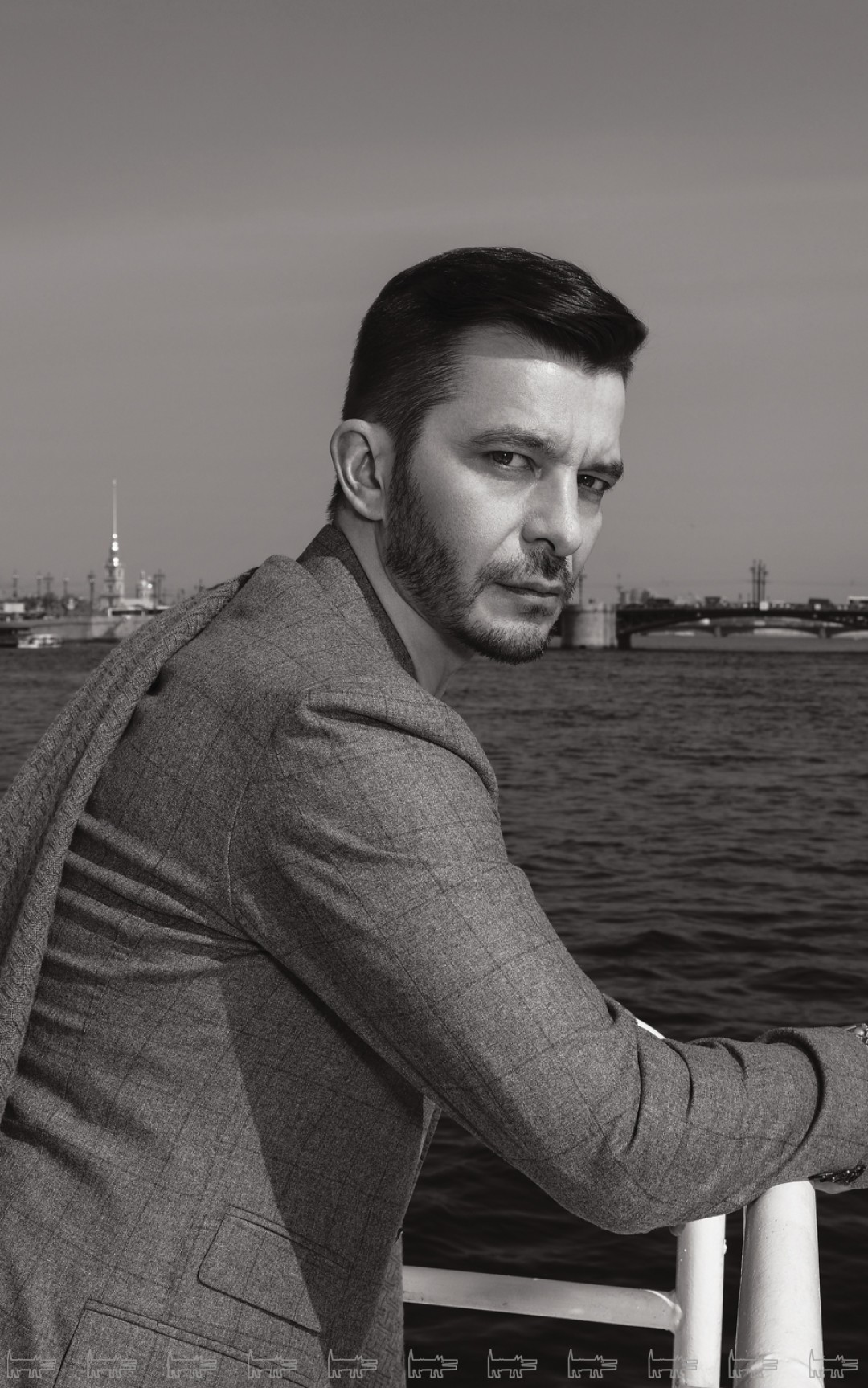 Пиджак Andrea Campagna (ДЛТ), плед Falconeri (Falconeri)