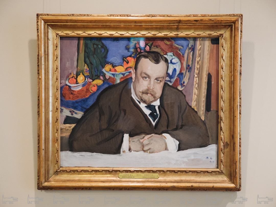 Валентин Серов. Портрет Ивана Абрамовича Морозова. 1910 года. На заднем плане натюрморт «Фрукты и бронза» Анри Матисса. Из собрания Третьяковской