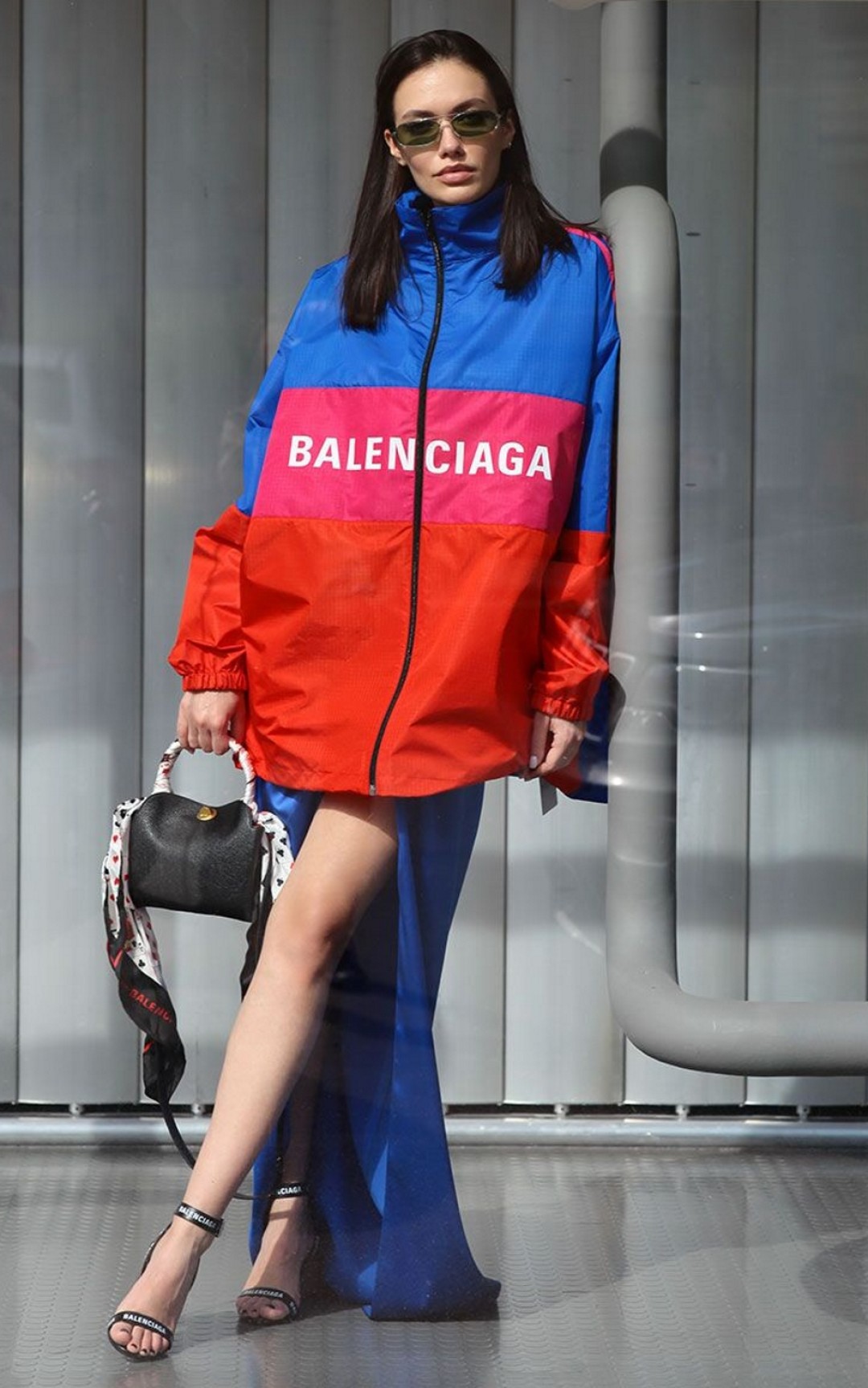 Ветровка Balenciaga, 55 586 рублей (вместо 111 173 рублей)