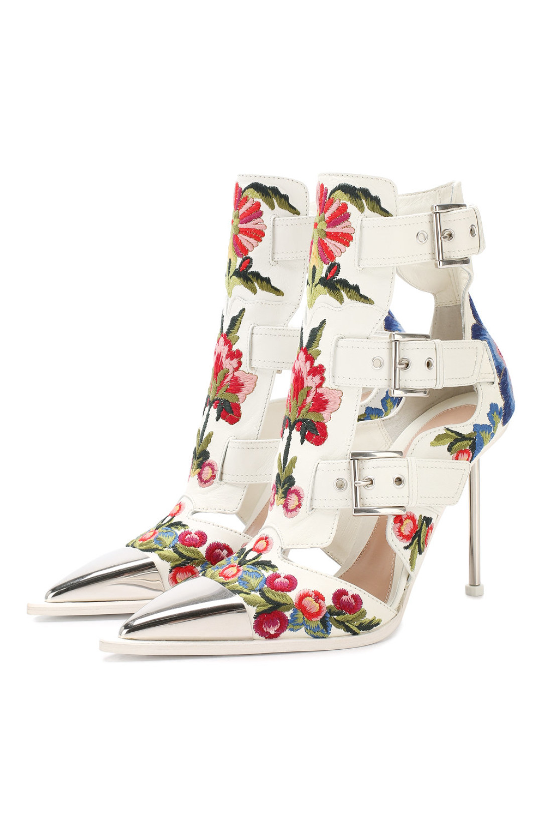 Босоножки Alexander McQueen, 78 400 рублей (вместо 112 000 рублей)