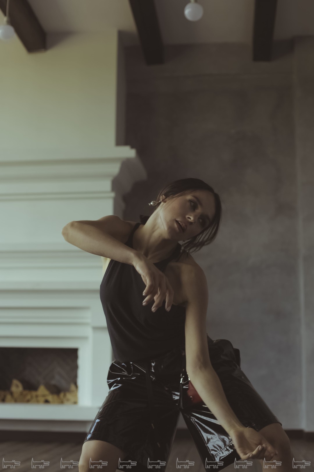 Шорты и майка MATH, монетницы Tykva store, серьги NIYA