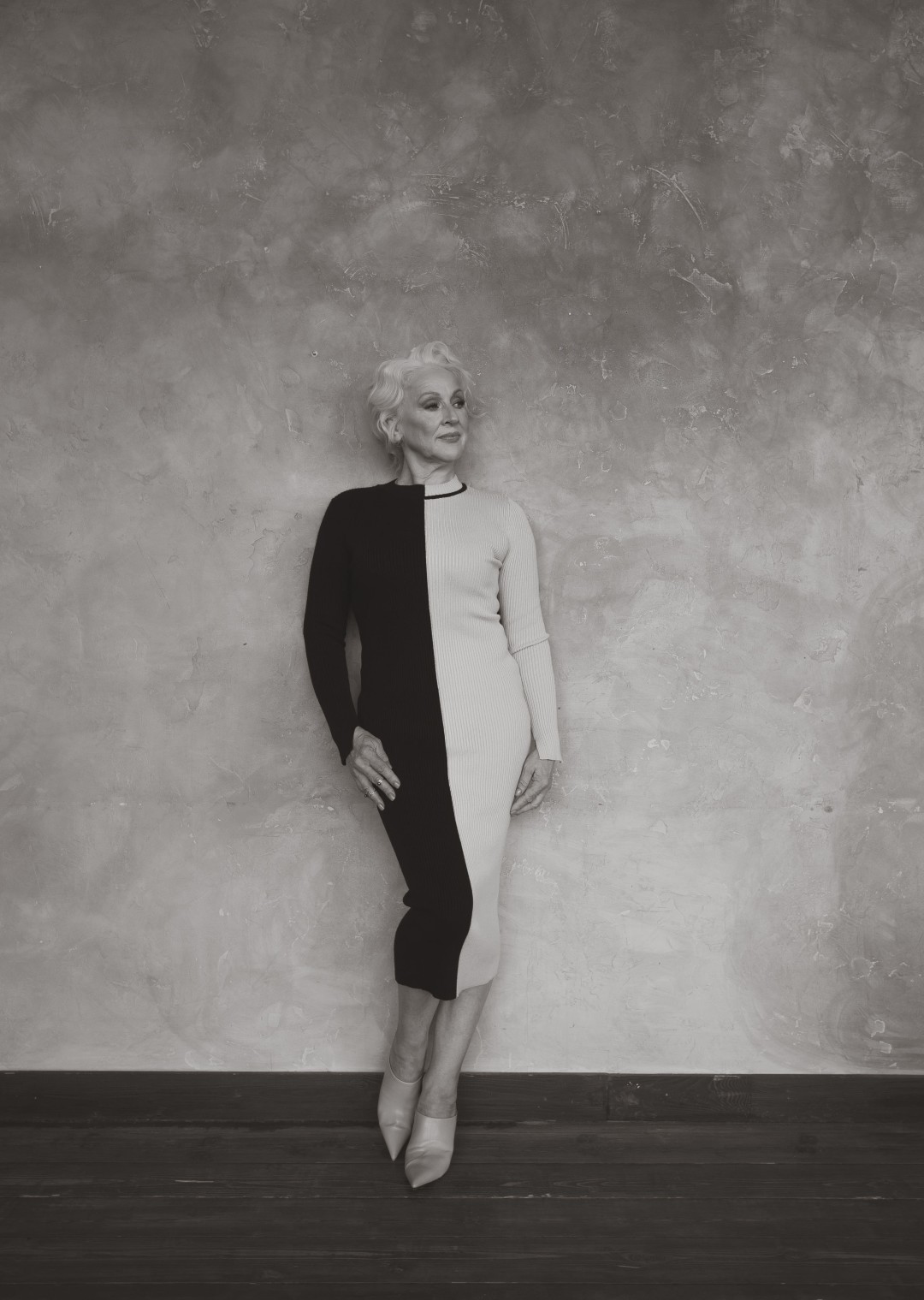 Платье SL1P, кольца Alekseev Jewelry