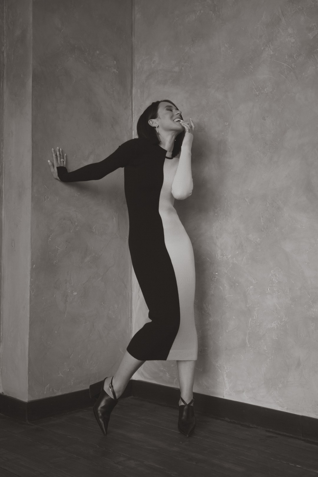 Платье SL1P, кольца Qari Qris, Alekseev Jewelry, серьги Qari Qris