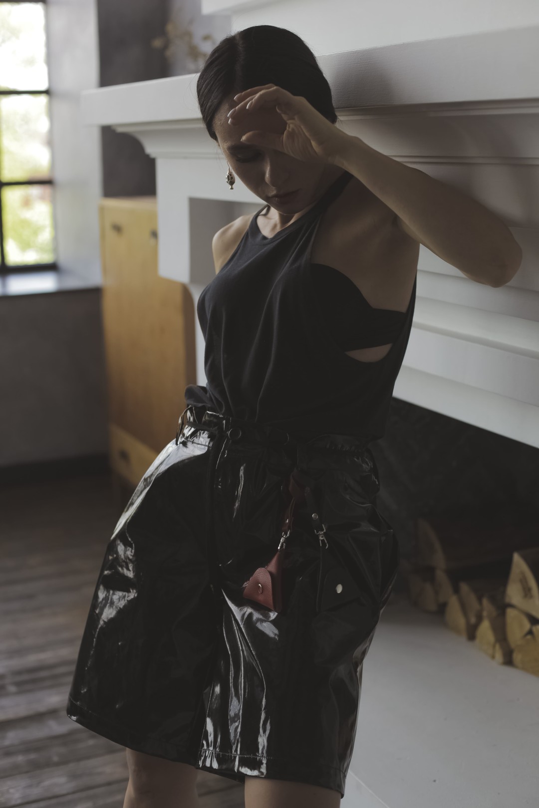 Шорты и майка MATH, монетницы Tykva store, серьги NIYA