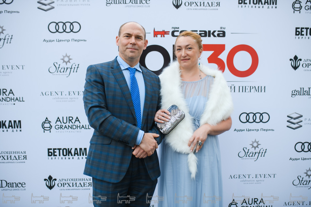 Ыстық туысқан секс комикстері 1 2 3 Арық бөксенің суреті