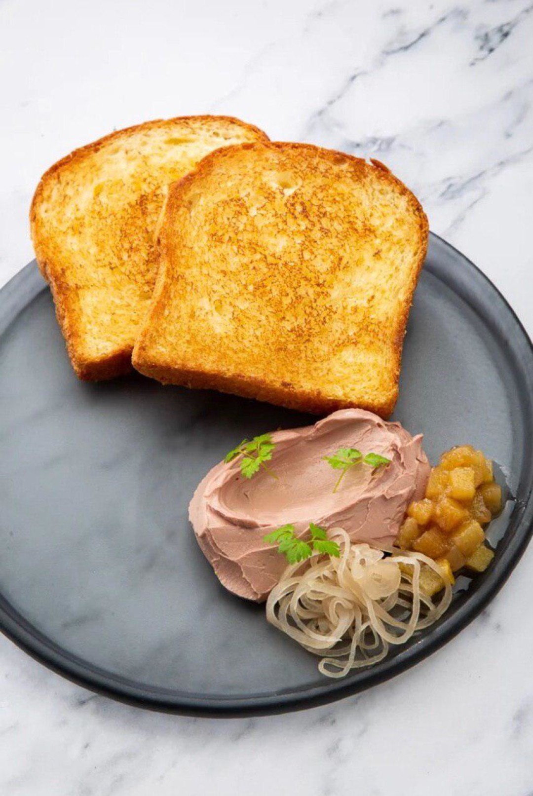 Паштет из утиной печени с бриошем