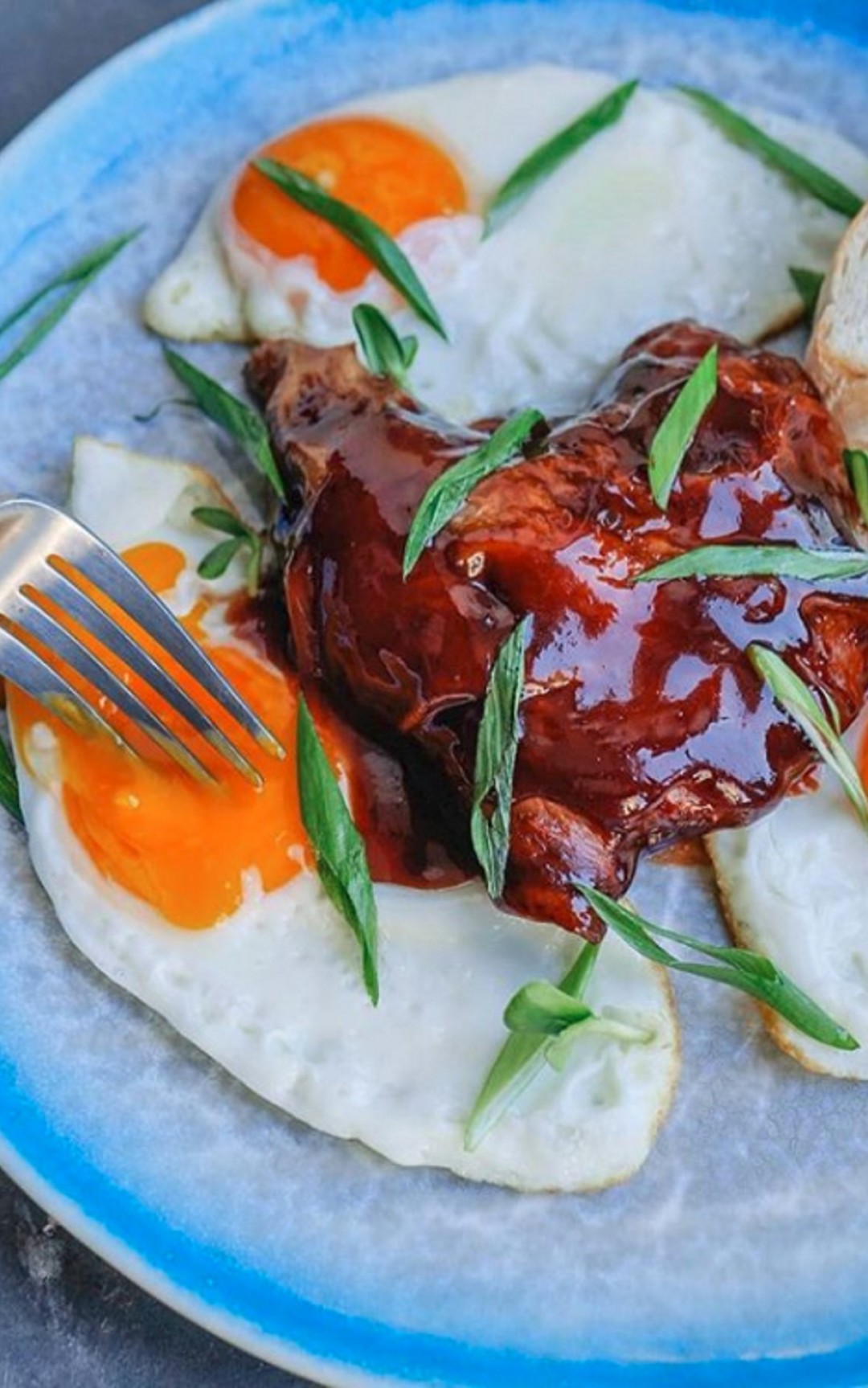 Яичница в Kuta Bar