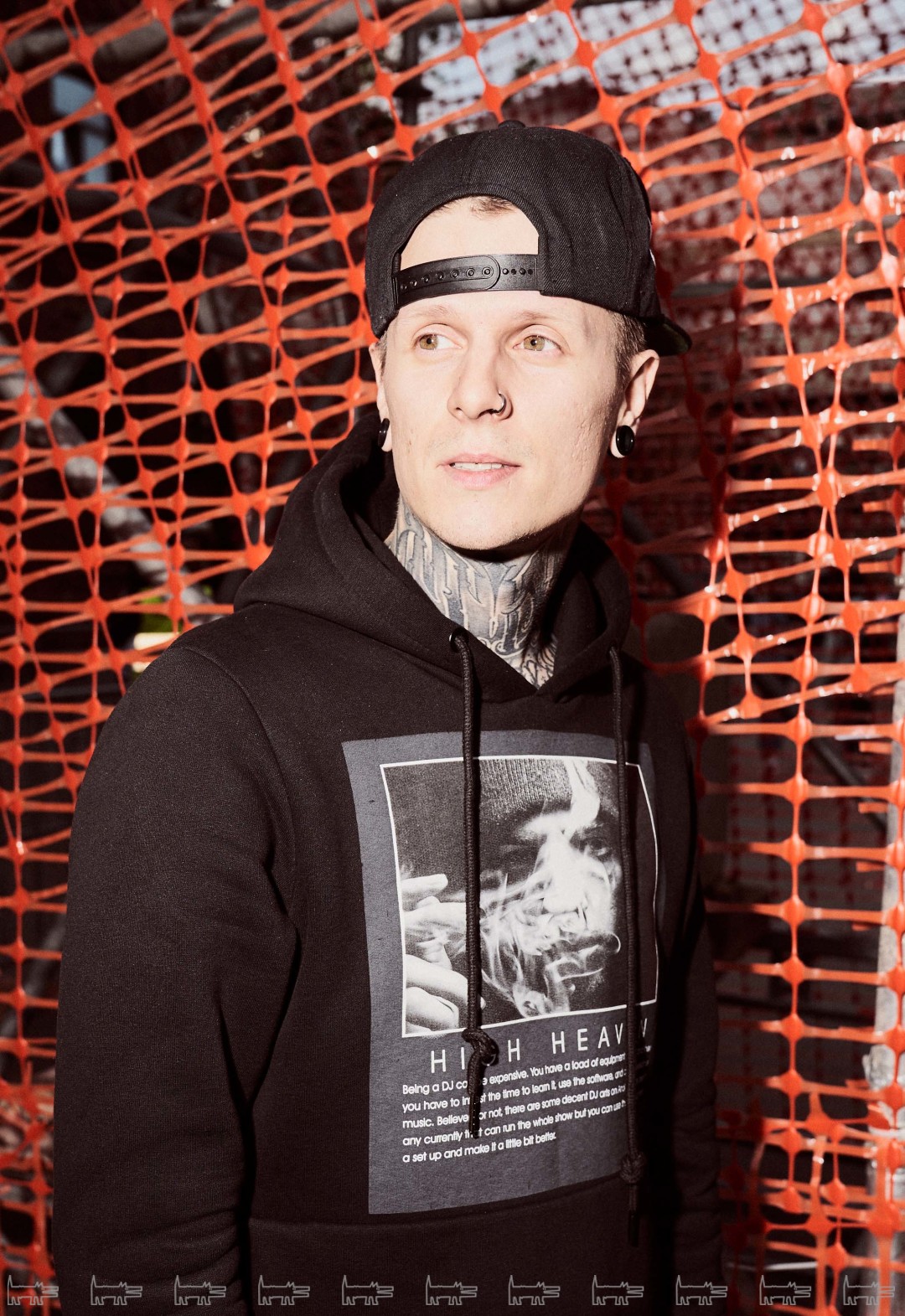 На Павле: толстовка, подаренная клиентом