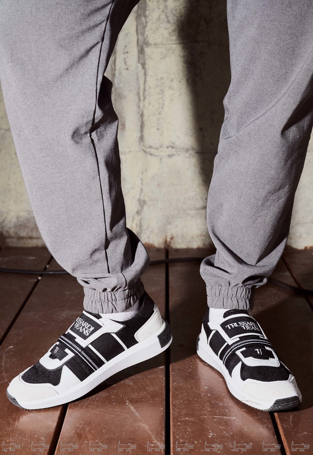 На Игоре: штаны UNIQLO, кроссовки Trussardi